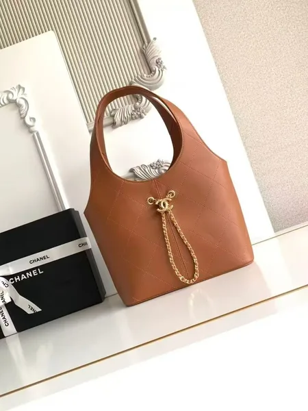 Chanel Maxi Shopping Bag product photo