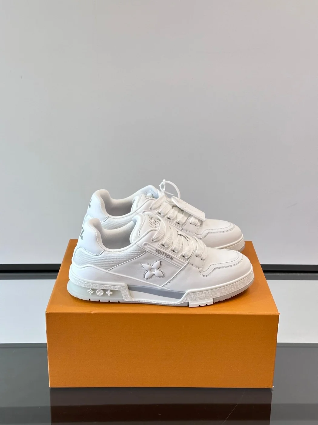 Louis Vuitton Men White Sneakers — Tonal Panel Detail product view 1