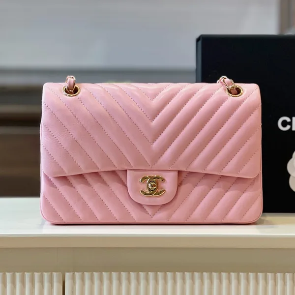 Chanel Classic Handbags V-Pattern Pink Lock Gold 23 cm product photo