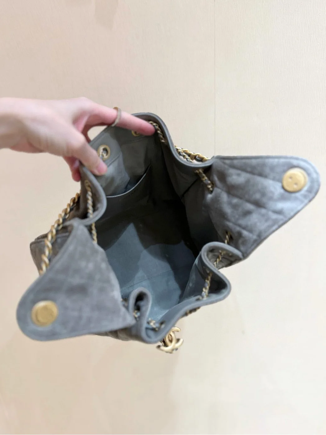 Chanel 25 Handbag In Grey 30 Suede Gold Hardware product view 5