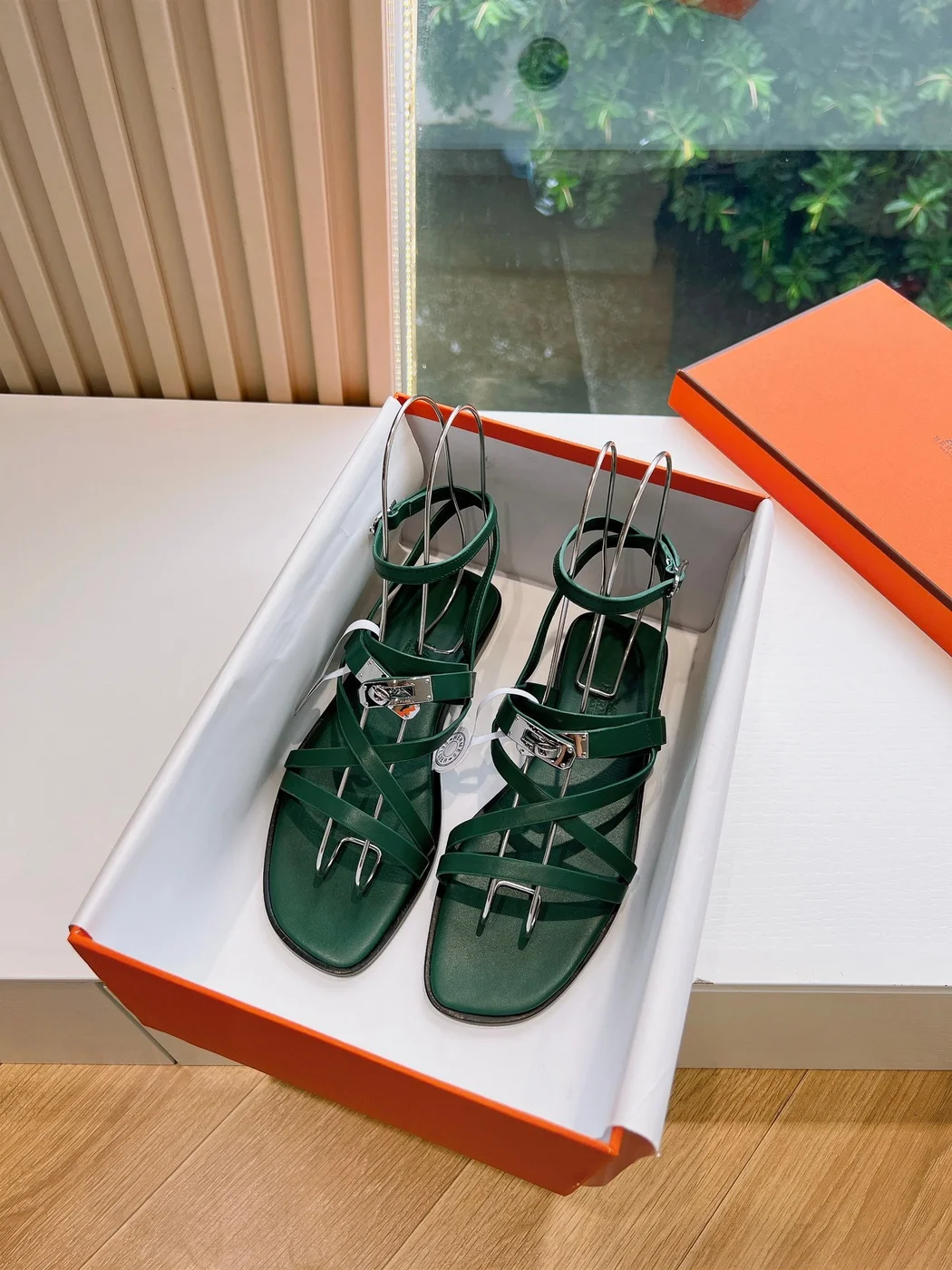 Hermès Women Green Sandals — Dark Green Link-Detail T-Strap product view 3