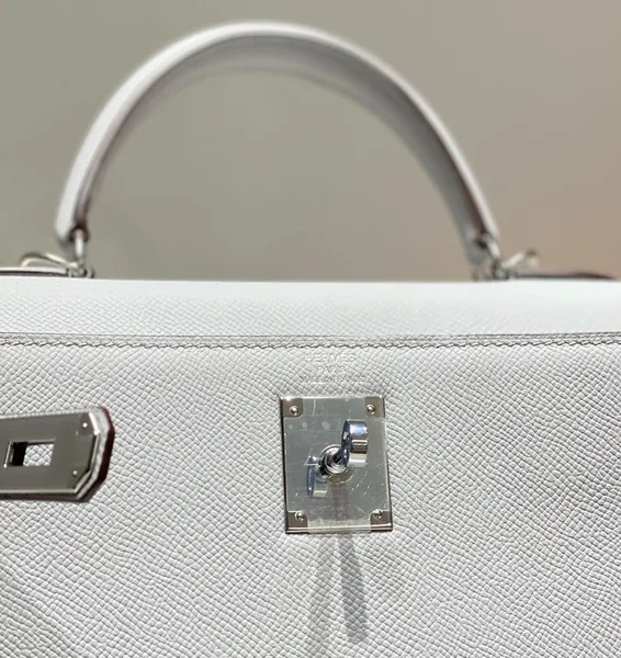 Hermès 28 cm In Gris Perle Epsom Calfskin Palladium Hardware Bag product view 7