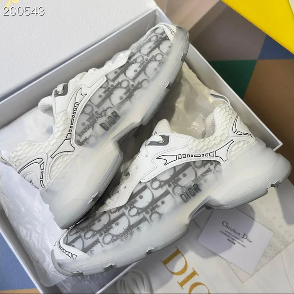 Dior Vibe Sneakers in white and gray product photo