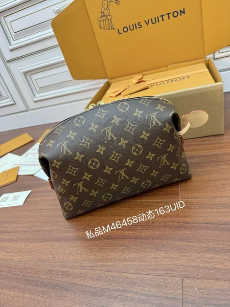 Louis Vuitton Cosmetic Pouch GM in Monogram canvas product view 6