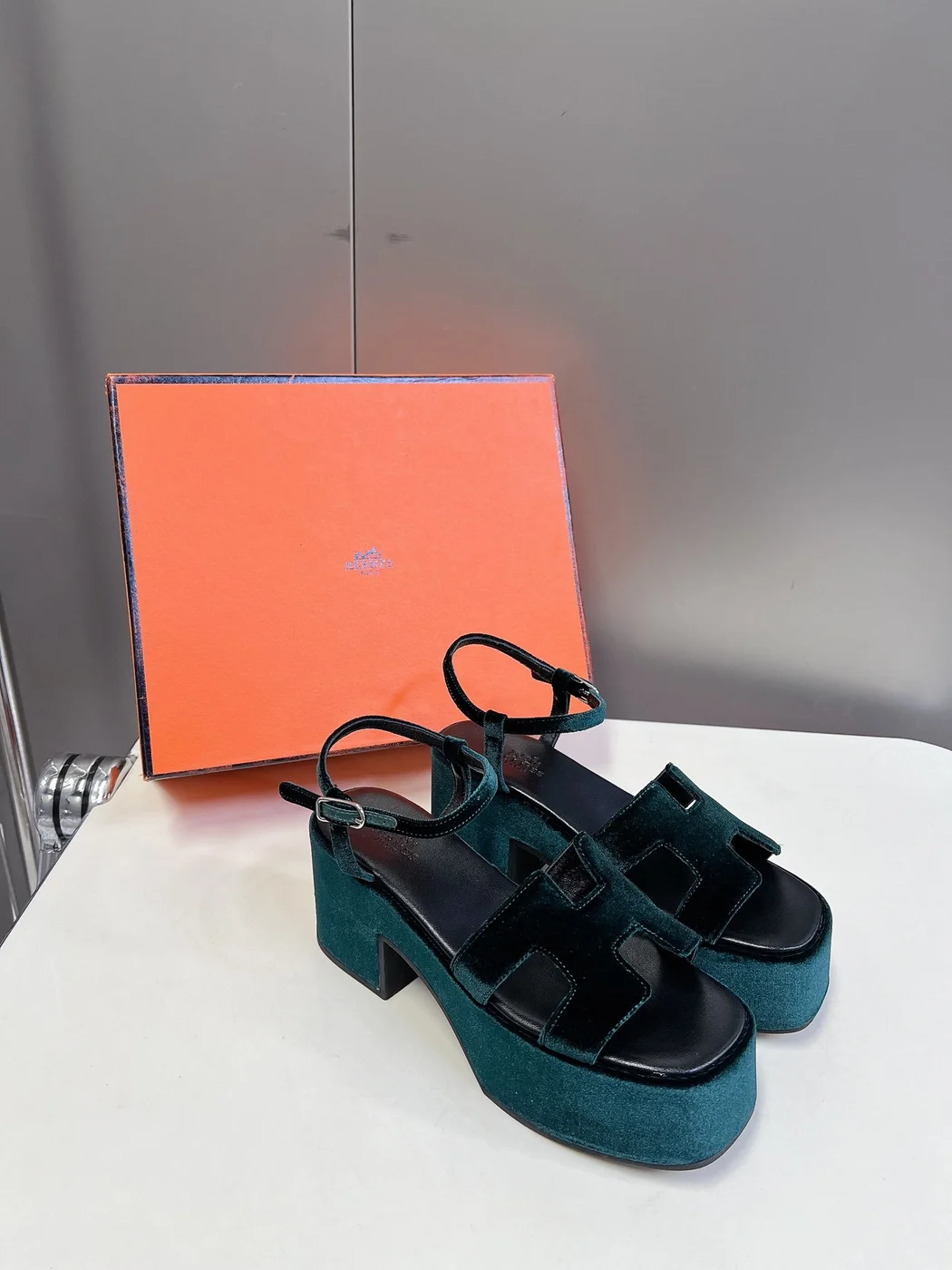 Hermès Women Dark Green Velvet Sandals product view 3