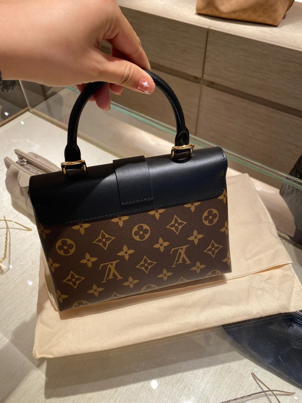 Louis Vuitton Locky BB Monogram Mix Black Brown Handbags 20×7.5x16cm product view 3