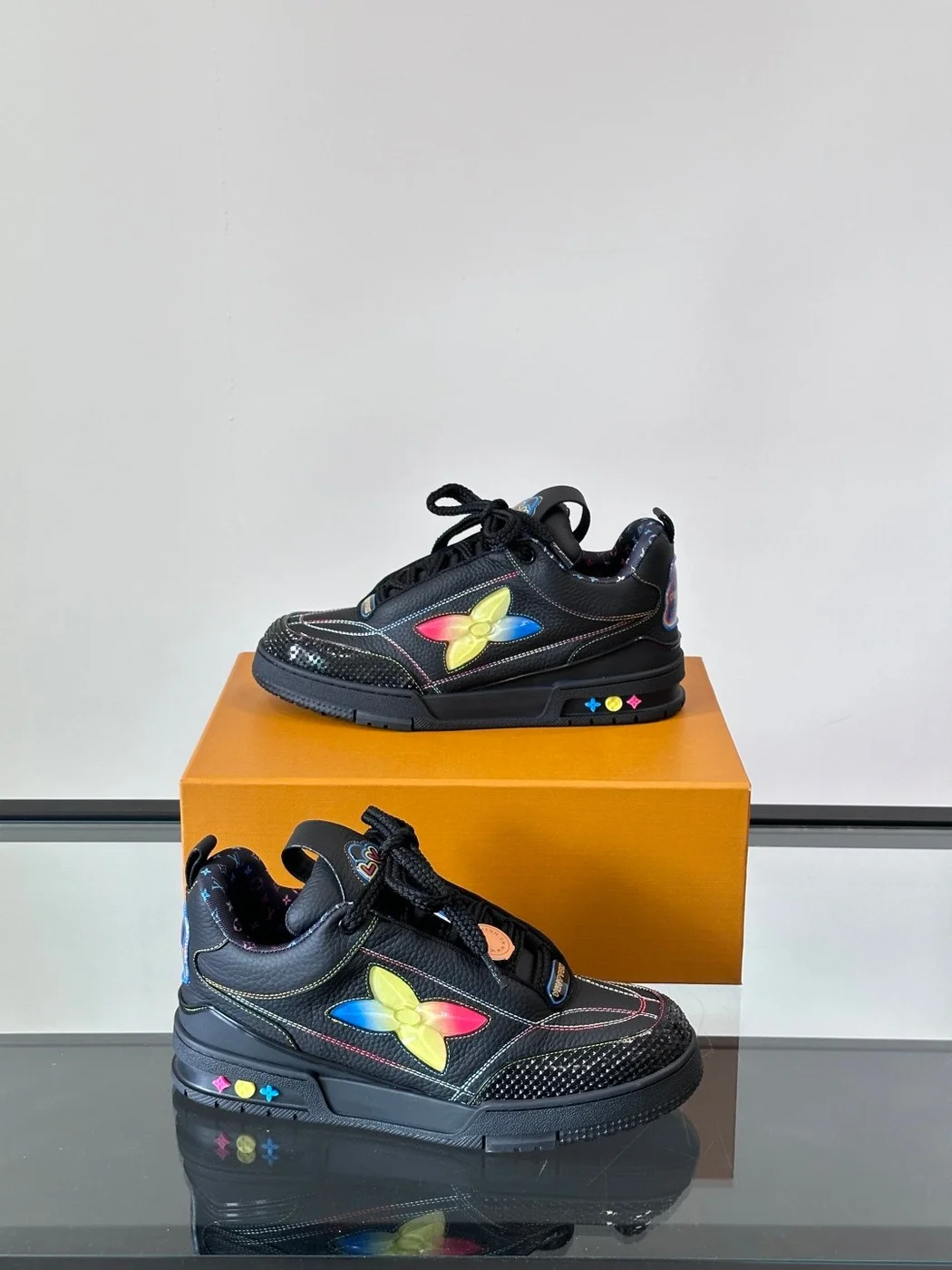 Louis Vuitton Men Black Leather Colorful Accent Sneakers product view 3