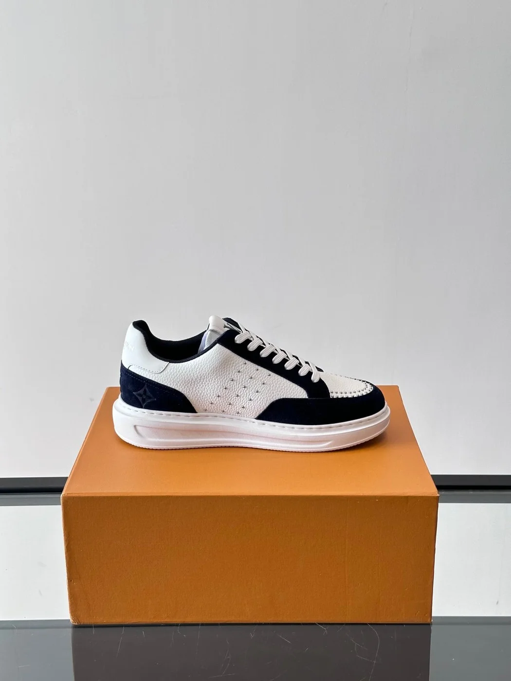 Louis Vuitton Men White Leather Suede Sneakers product view 6