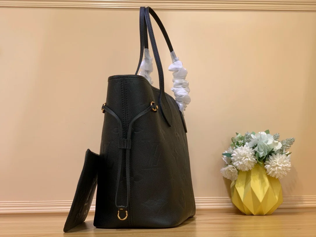 Louis Vuitton Never Full Black Handbags 32x29x17cm product view 8