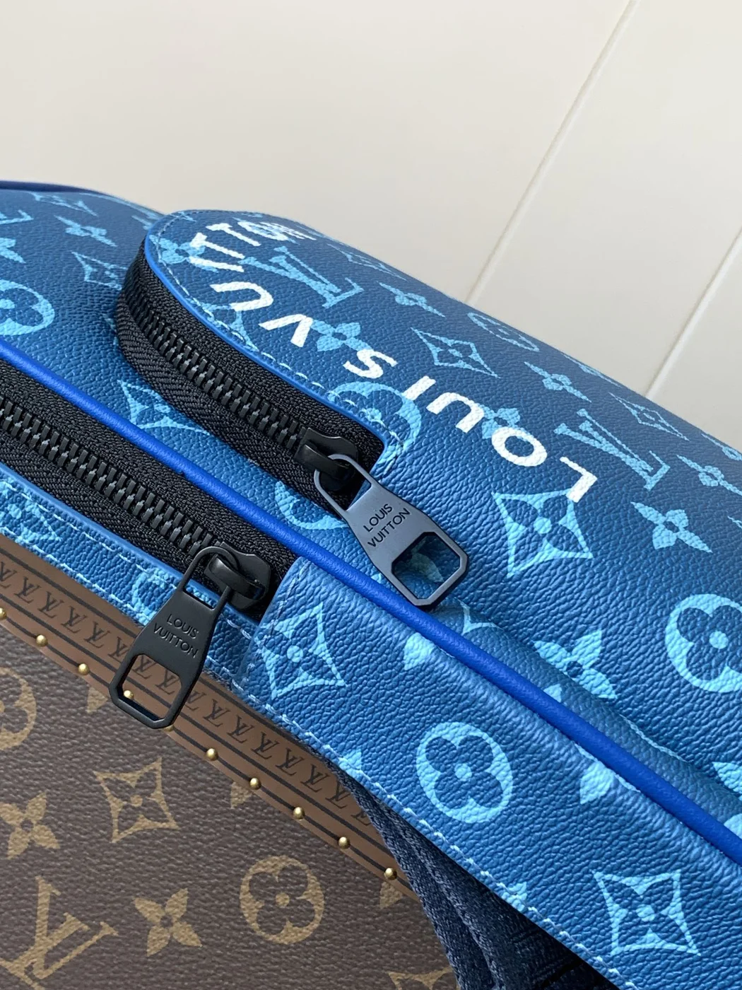 Louis Vuitton Avenue Slingbag 31 In Blue And Brown Taiga Leather Bag product view 3