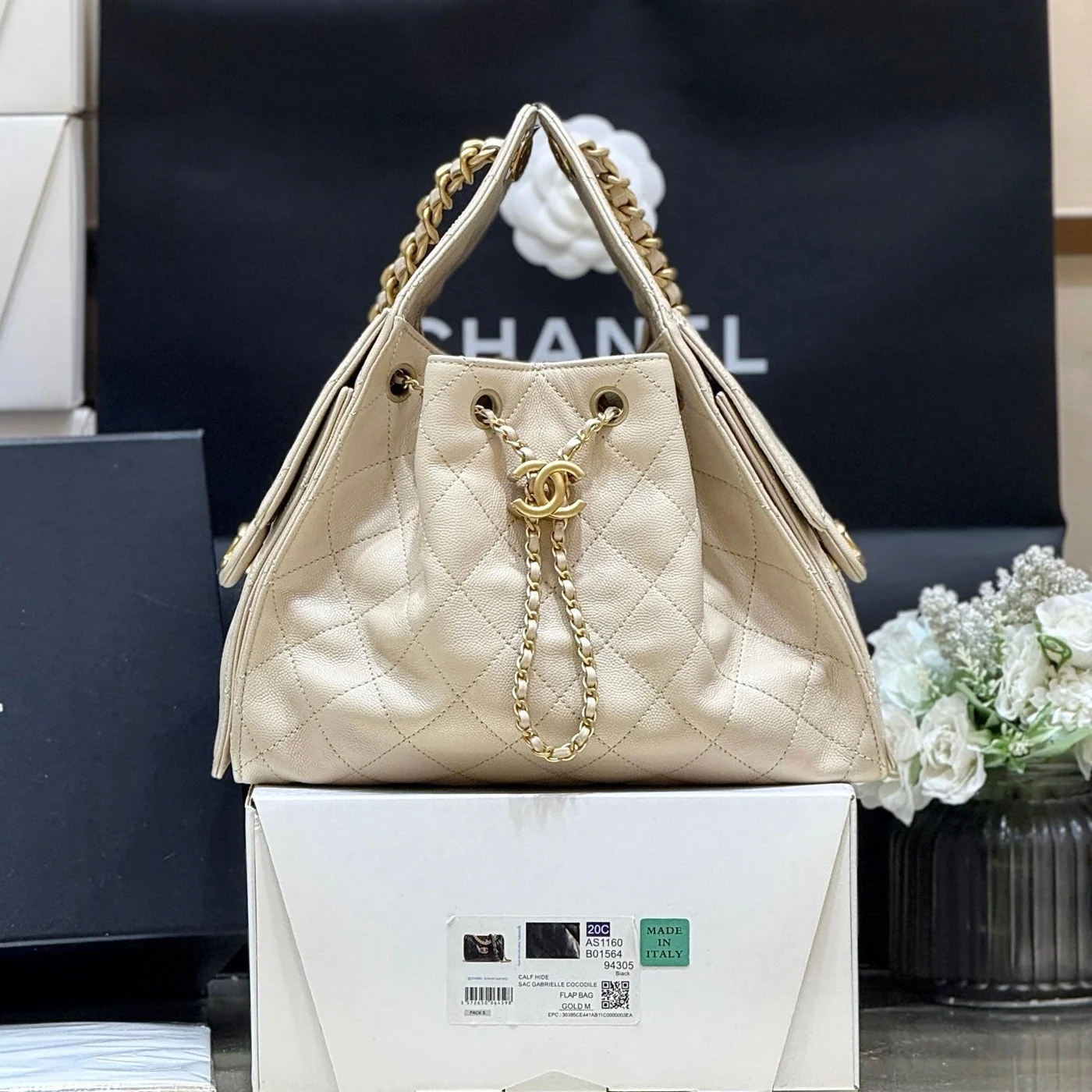 Chanel 25 Handbag In Cream 30 Grained Calfskin Gold Hardware product view 1