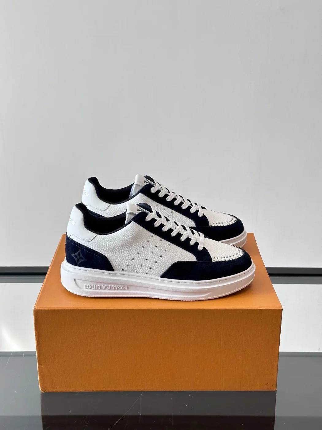 Louis Vuitton Men White Leather Suede Sneakers product view 1