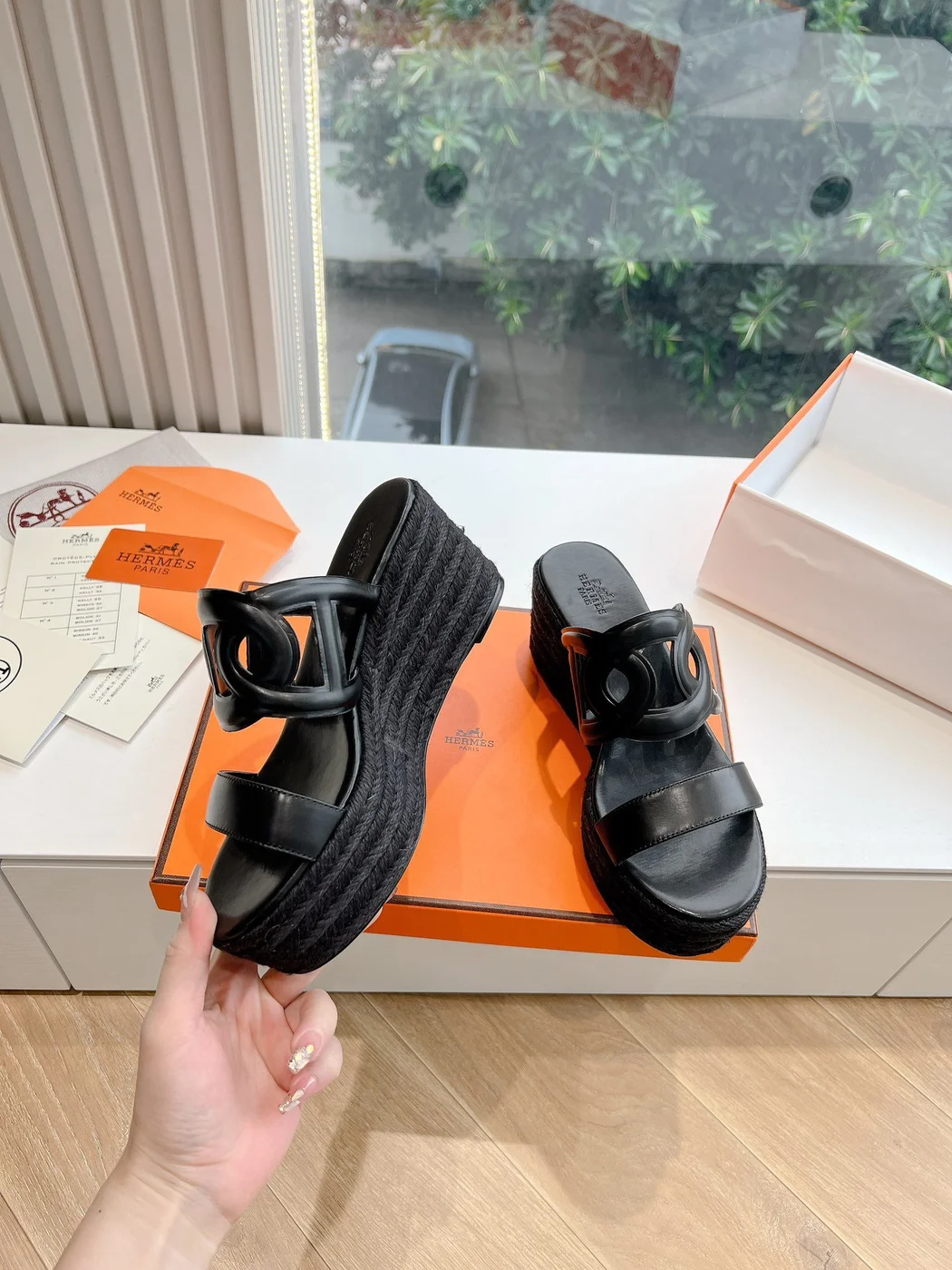 Hermès Women Black Leather Slip-On Sandals product view 6