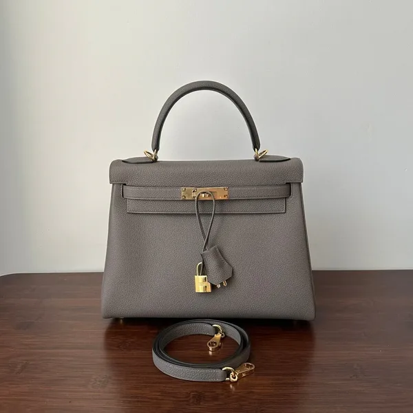 Hermès Kelly 28 cm Etain Togo Gold Hardware Bag product photo