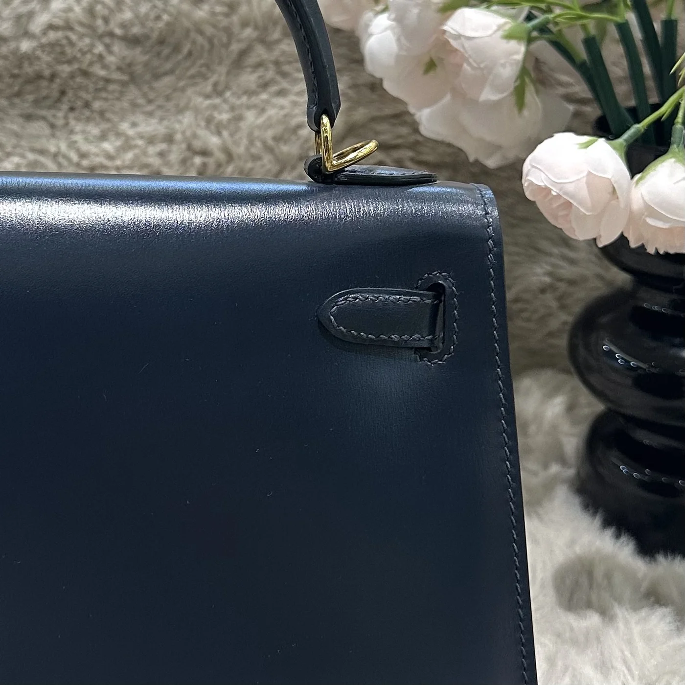 Hermès Kelly 25 cm Two-Tone Gold Hardware Bag product view 4