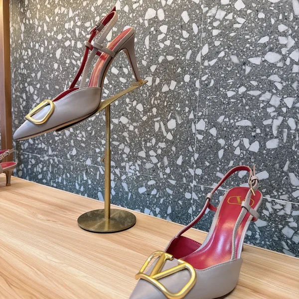 Valentino Women Beige Leather Pointed Pumps product view 4