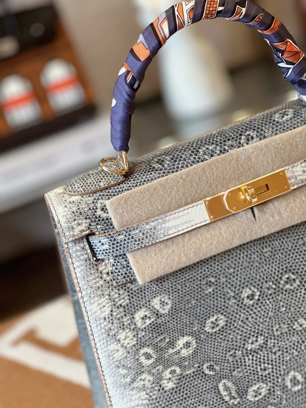 Hermès Kelly 28 Lizard Leather Bag product view 4
