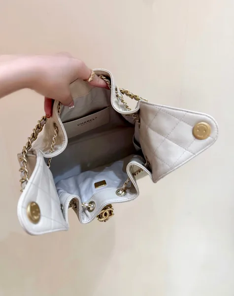 Chanel 25 Handbag In Cream 30 Grained Calfskin Gold Hardware product view 7