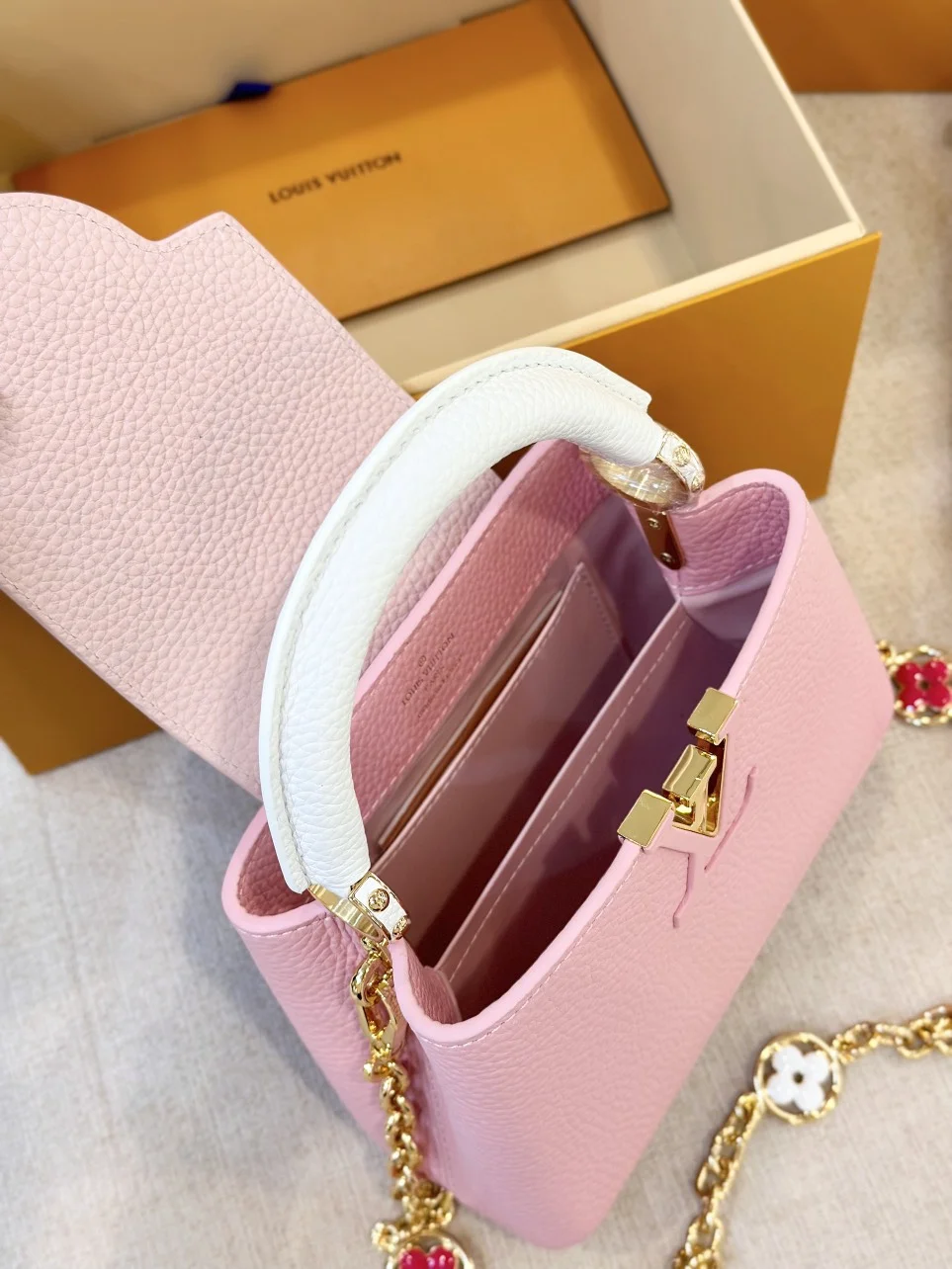 Louis Vuitton Capucines Handbags Pink Lock Gold 21 cm product view 5