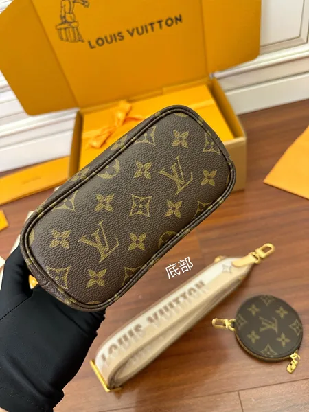 Louis Vuitton Neverfull BB Handbag in Monogram canvas product view 4