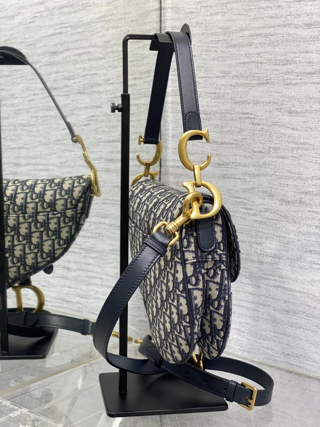 Dior Saddle Bag Blue Oblique with D Charm product view 4