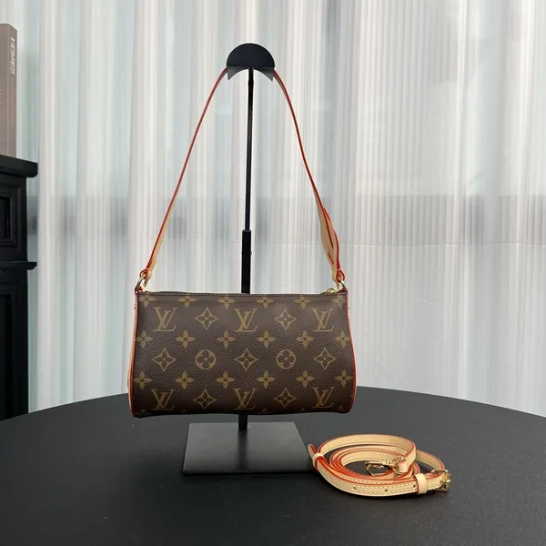 Louis Vuitton Pochette Tirette bag in Monogram Canvas product view 4