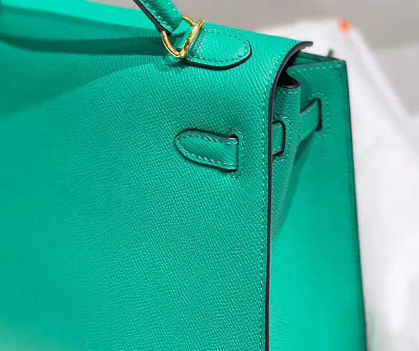 Hermès Kelly 25 cm In Vert Vertigo Epsom Gold Hardware Bag product view 5
