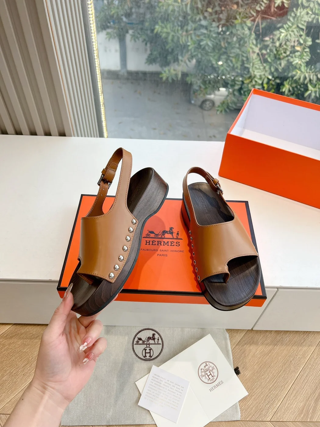 Hermès Women Brown Leather Slingback Sandals product view 6