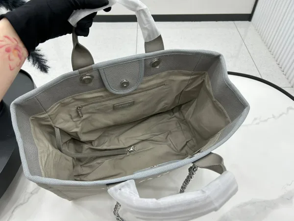 Chanel Cc Deauville Large 38 Tote Bag In Grey Canvas With White Logo product view 5
