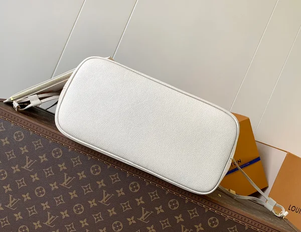 Louis Vuitton Neverfull MM Tote Bag 32 In White Mix Orange Calfskin product view 2