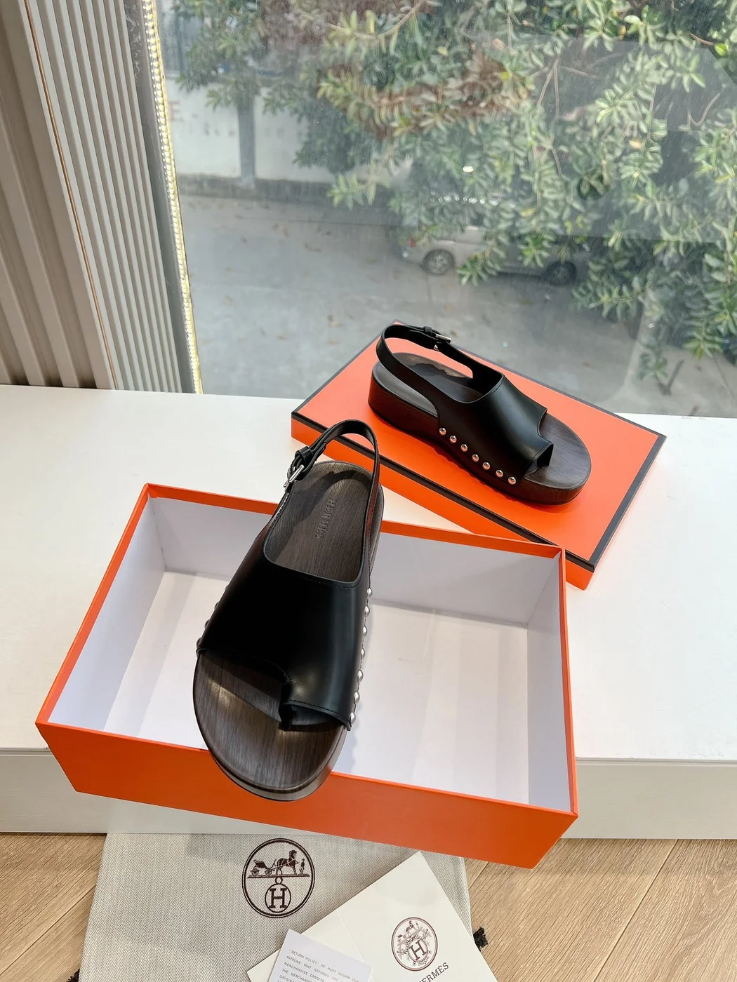 Hermès Women Black Leather Slingback Sandals product view 3