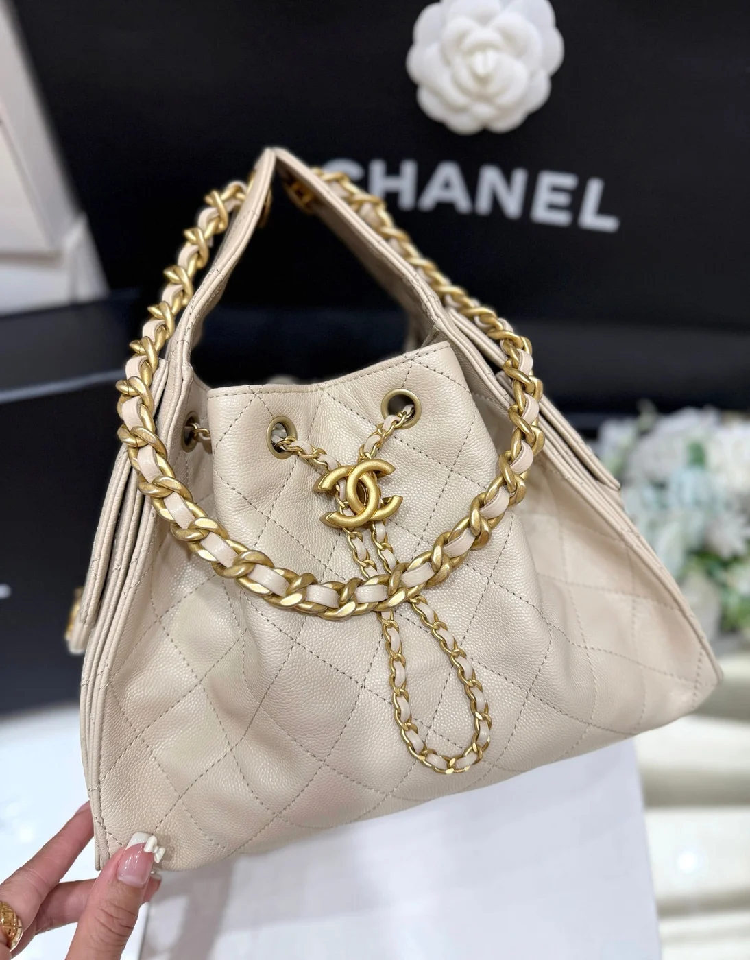 Chanel 25 Handbag In Cream 30 Grained Calfskin Gold Hardware product view 3