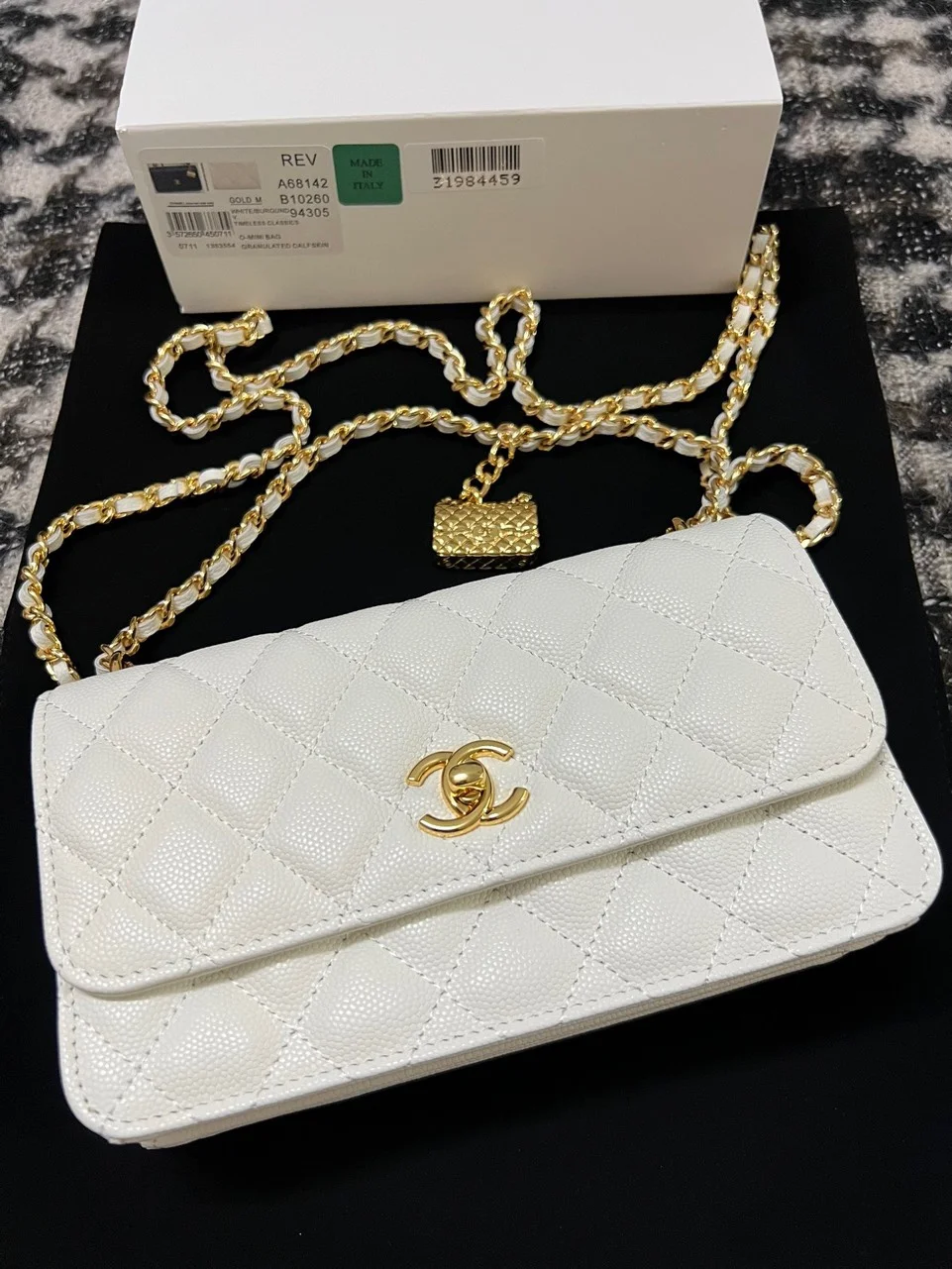 Chanel Woc Charm Handbags White Lizard Skin With Lock Pattern Bag 20 cm product view 6