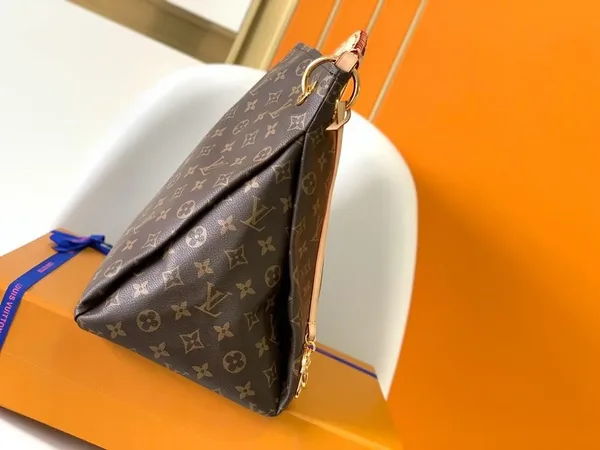 Louis Vuitton Artsy MM Monogram Bag product view 2