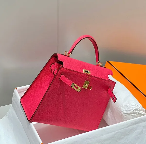 Hermès Kelly 25 cm In Rose Tyrien Epsom Gold Hardware Bag product view 3