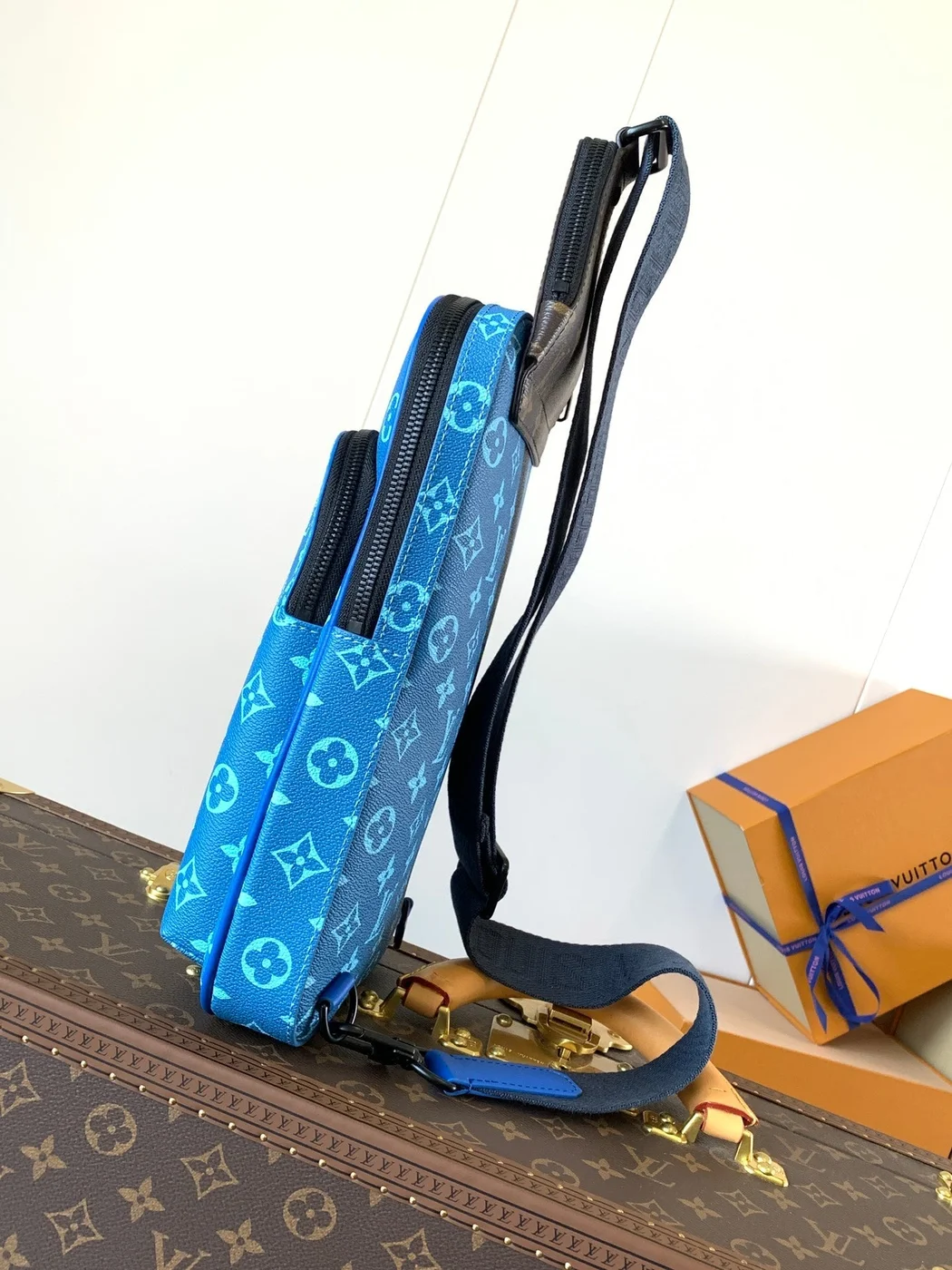 Louis Vuitton Avenue Slingbag 31 In Blue And Brown Taiga Leather Bag product view 4
