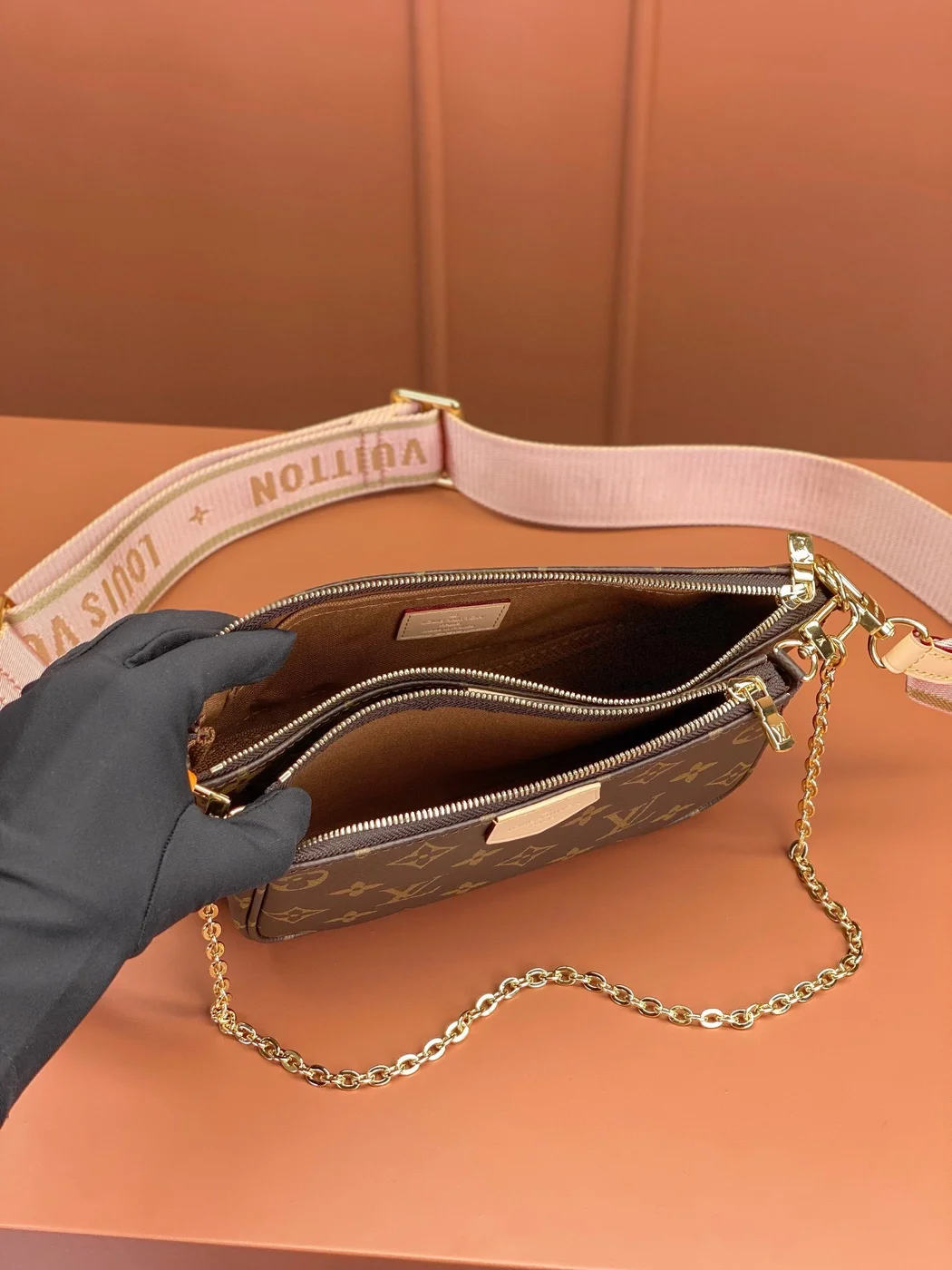 Louis Vuitton Multi Pochette Handle Monogram Handbags 24x16x6cm product view 6