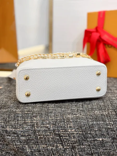 Louis Vuitton Capucines bag in white Taurillon leather product view 3