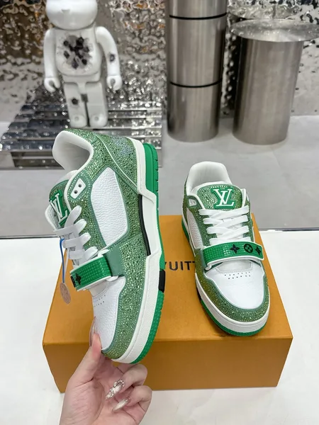 Louis Vuitton Women Green White Leather Sneakers product view 4