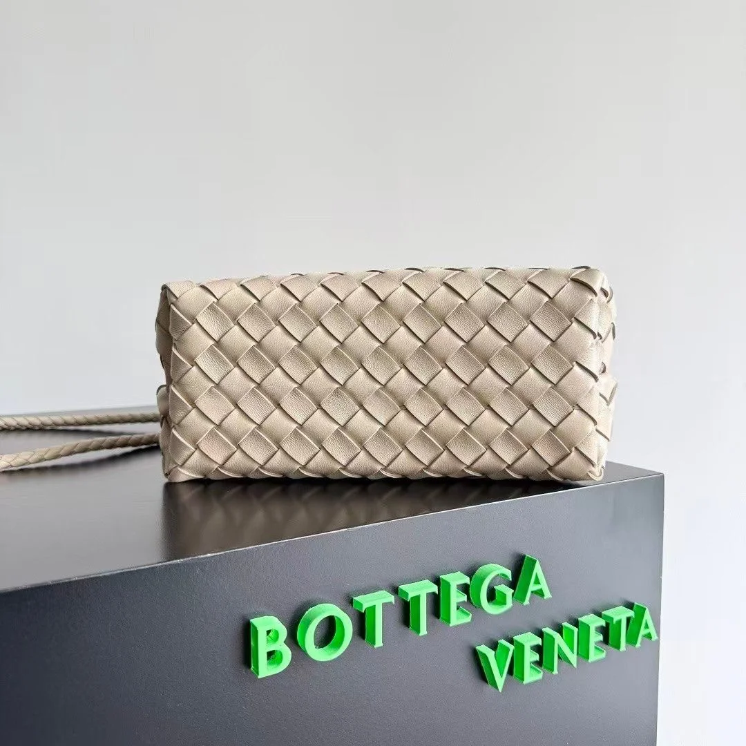 Bottega Veneta Small Andiamo top handle Bag product view 2