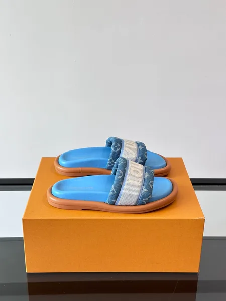Louis Vuitton Men Blue Denim Canvas Slides product photo