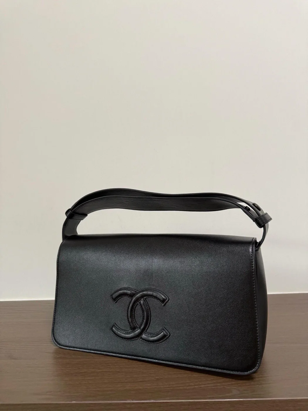 Chanel Spring Summer 2026 Messenger Bag Lambskin product view 1