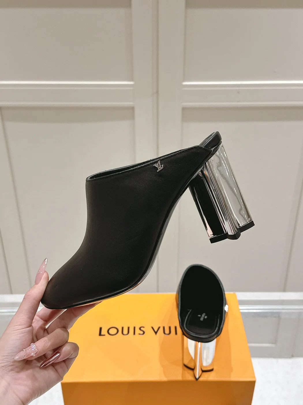 Louis Vuitton Women Black Leather Mules Heels product view 6