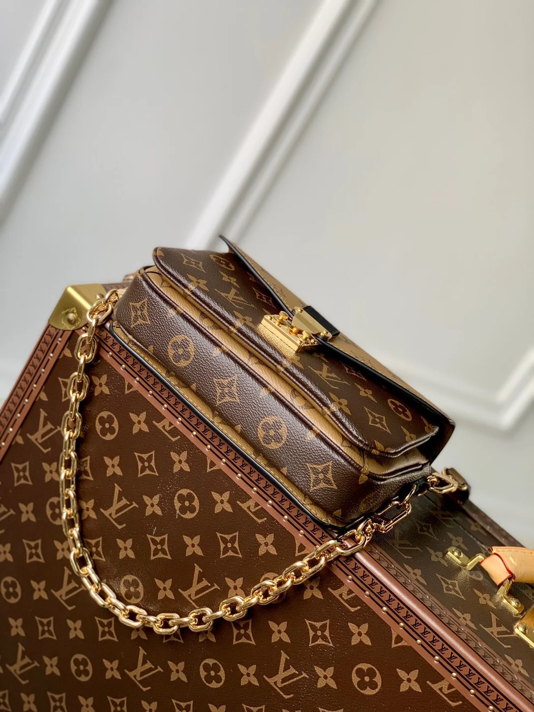 Louis Vuitton Metis Mini Monogram Handbags 21.5×13.5x6cm product view 8