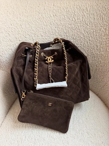 Chanel 25 Medium Chocolate Brown Gold hardware Bag product photo