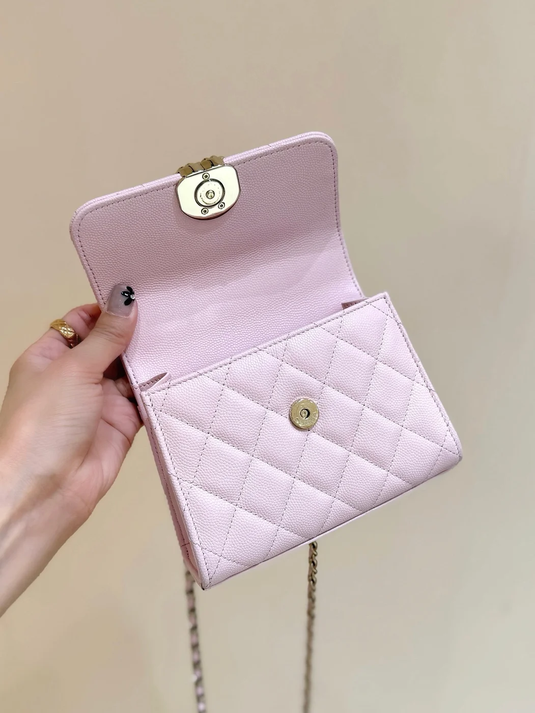 Chanel 25S Double C Logo Diamond Shiny Calfskin Bag product view 6