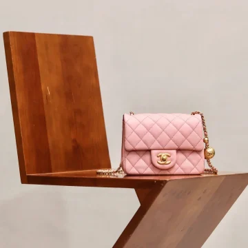 Chanel Classic Flap 18 cm Pink Gold Hardware Bag product photo