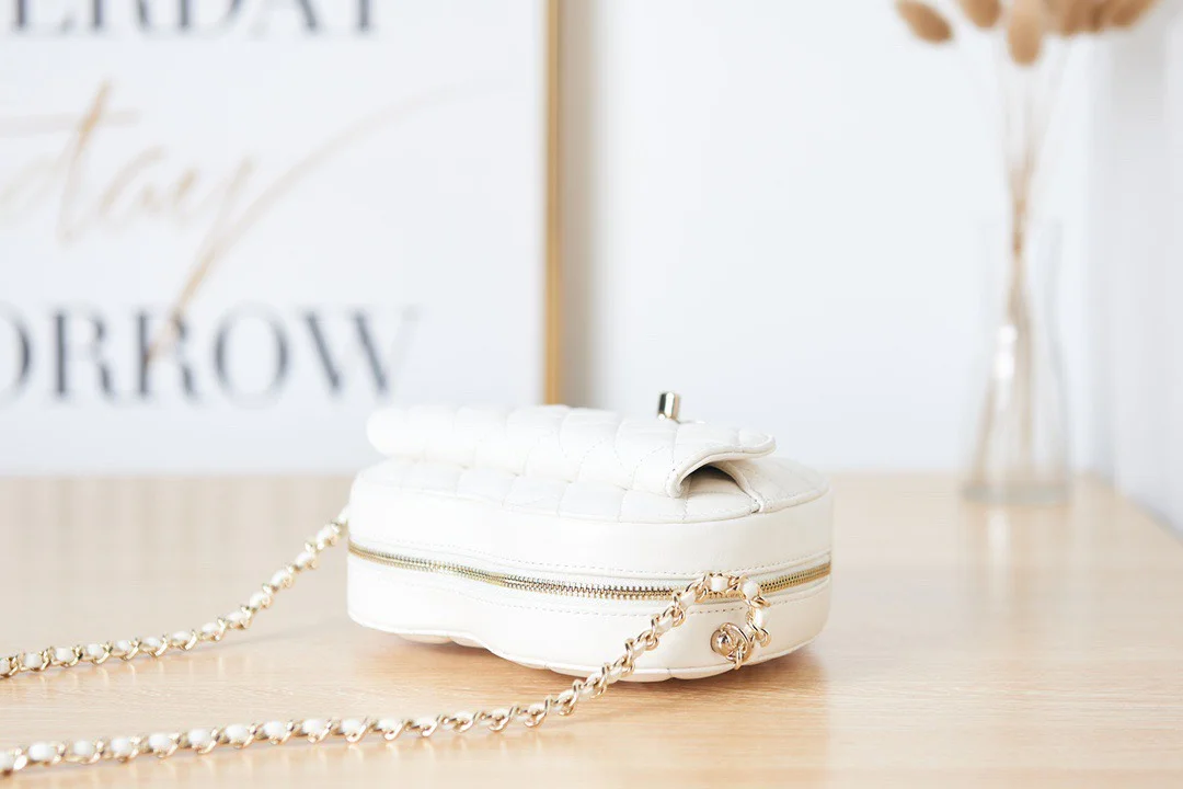 Chanel The One Handbags Smooth Leather Heart-Pattern Milk Lock Gold 16.5x18x6.5 cm product view 6