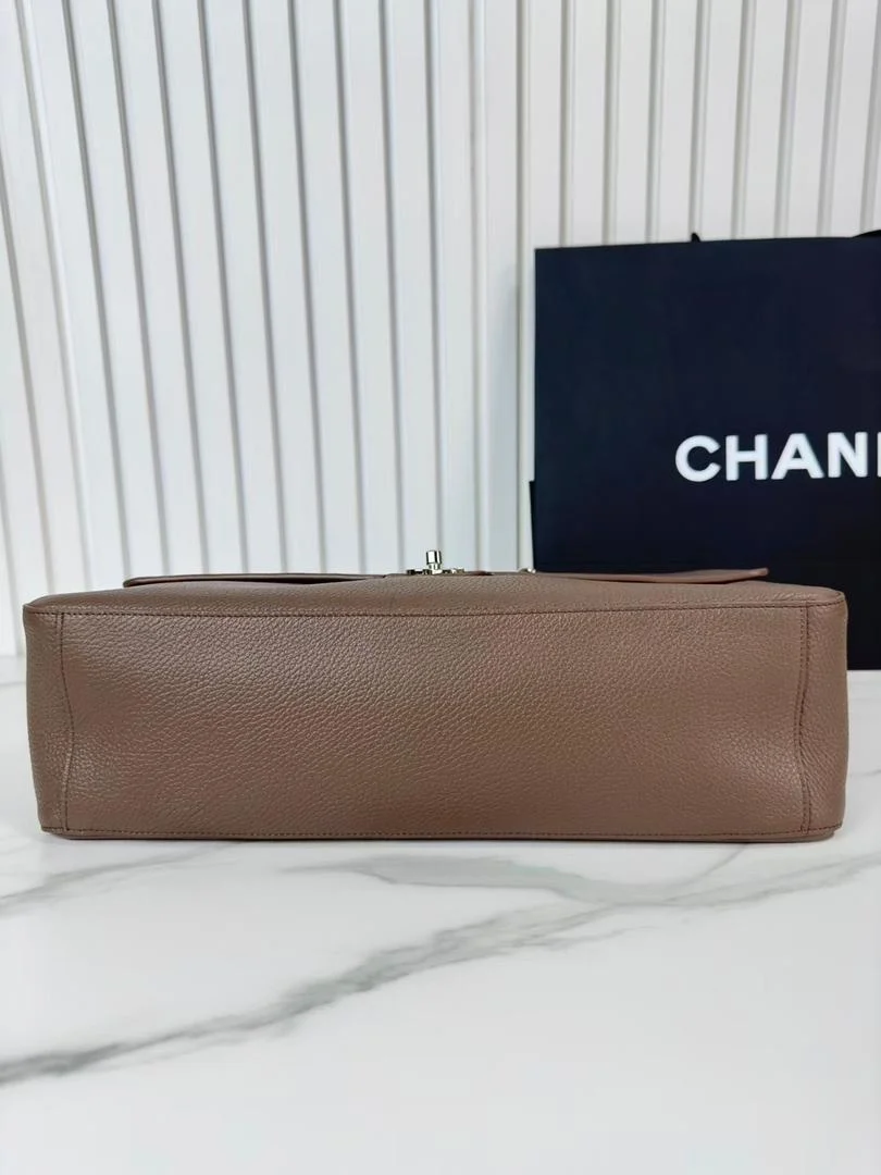 Chanel Maxi Flap bag from the Spring/Summer 2026 collection product view 3