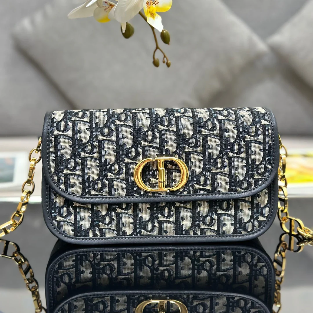 Dior 30 Montaigne Avenue Monogram Bag 22.5x12cm product view 1